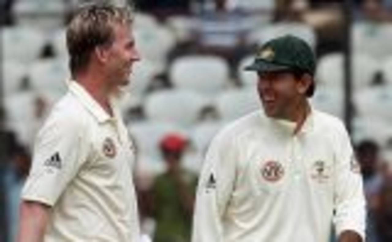 Brett Lee shares a joke with Ricky Ponting, Indian Board President's XI v Australians, Hyderabad, 1st day, October 2, 2008