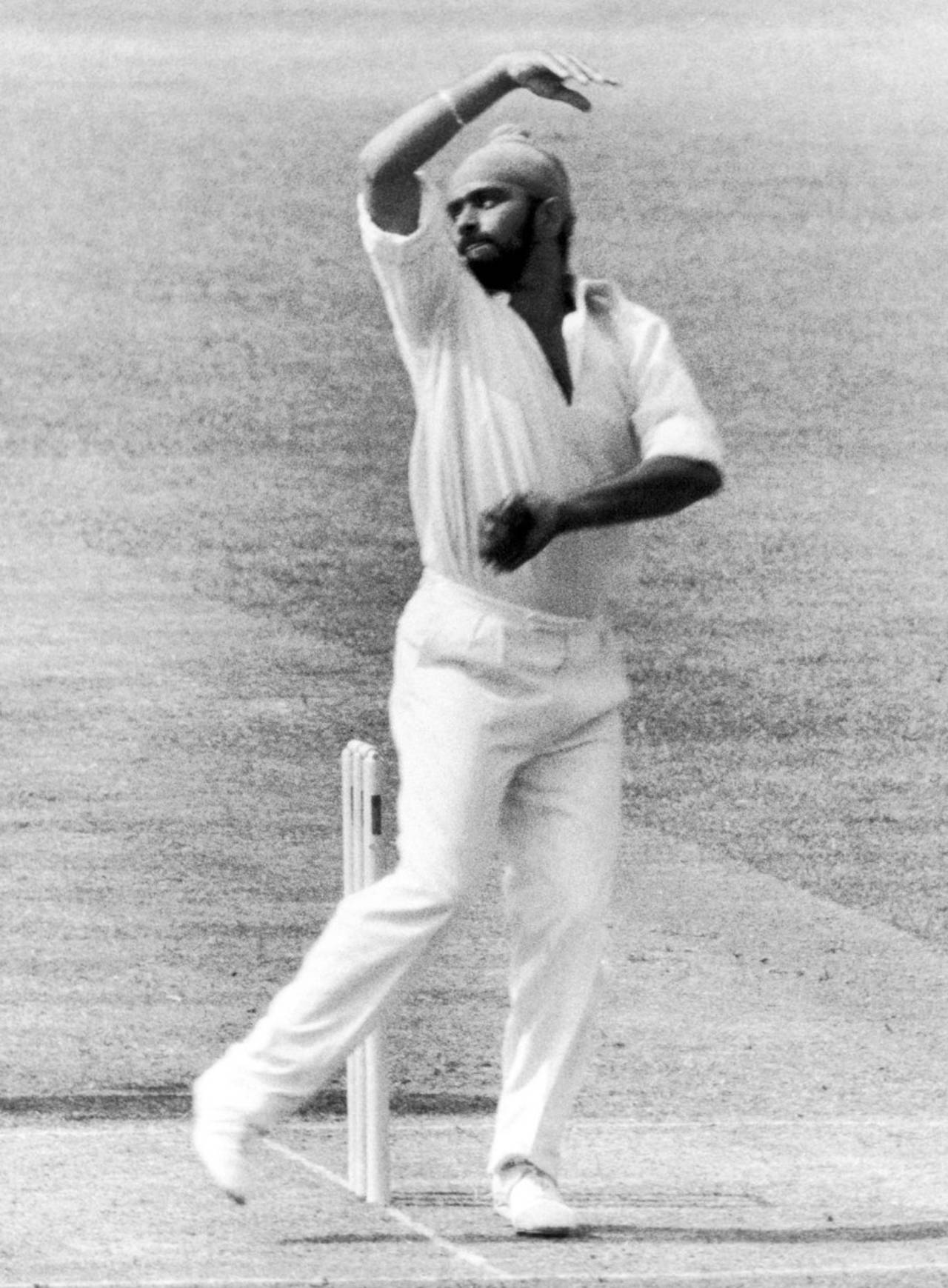 Bishan Bedi in his delivery stride, June 1974