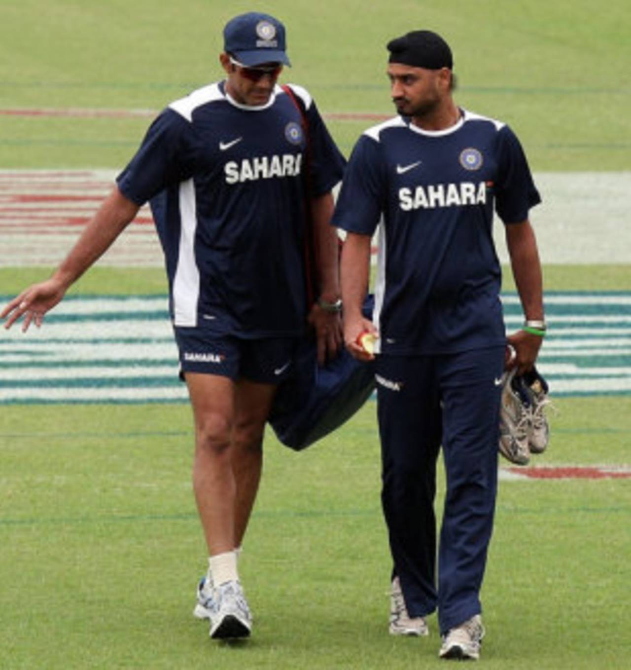 Harbhajan now finds himself in much the same situation that Anil Kumble did when Harbhajan came into the India side&nbsp;&nbsp;&bull;&nbsp;&nbsp;AFP