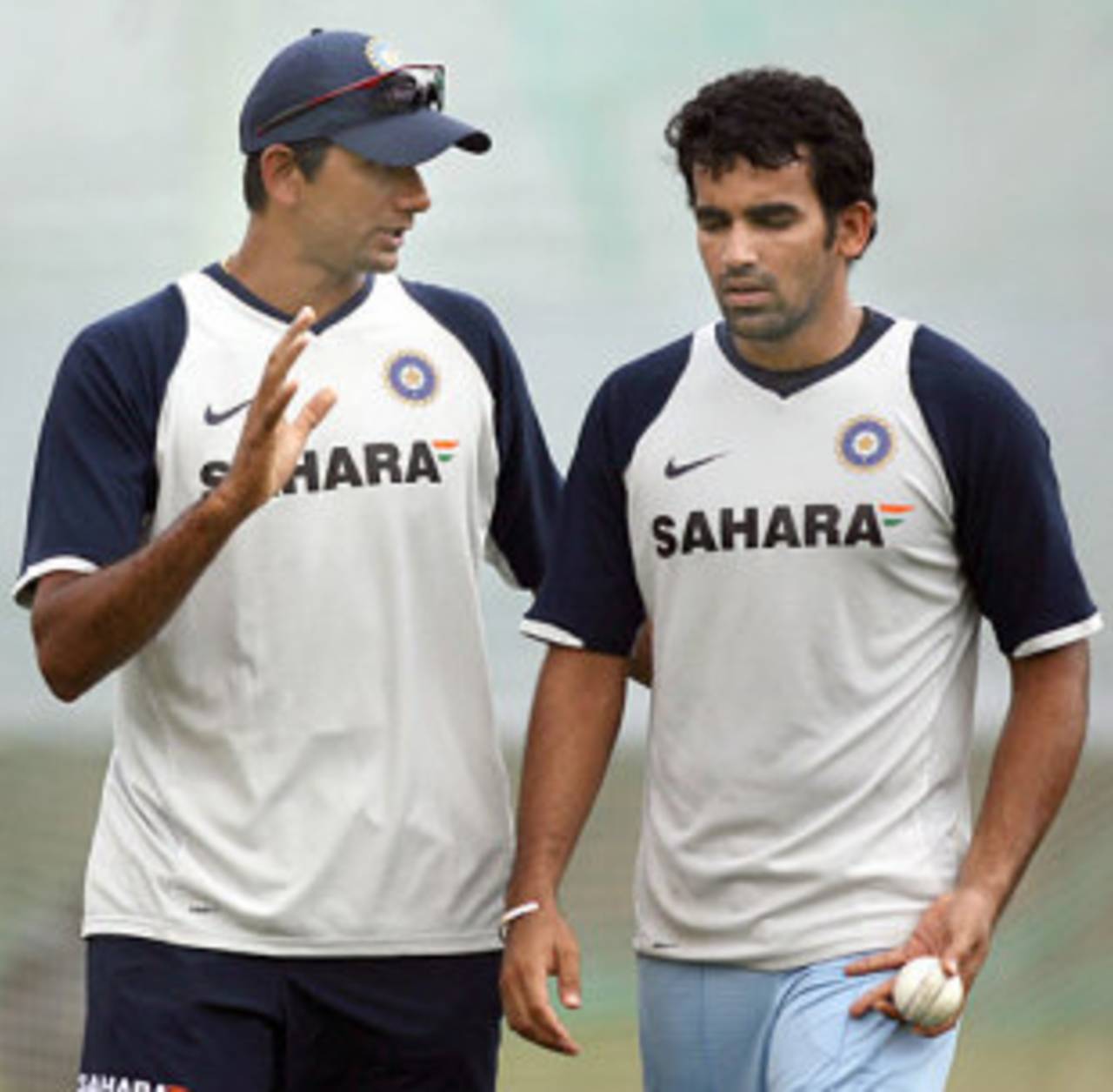 Teams in north and central India, Venkatesh Prasad (left) says, should finish their home matches by December 15&nbsp;&nbsp;&bull;&nbsp;&nbsp;AFP