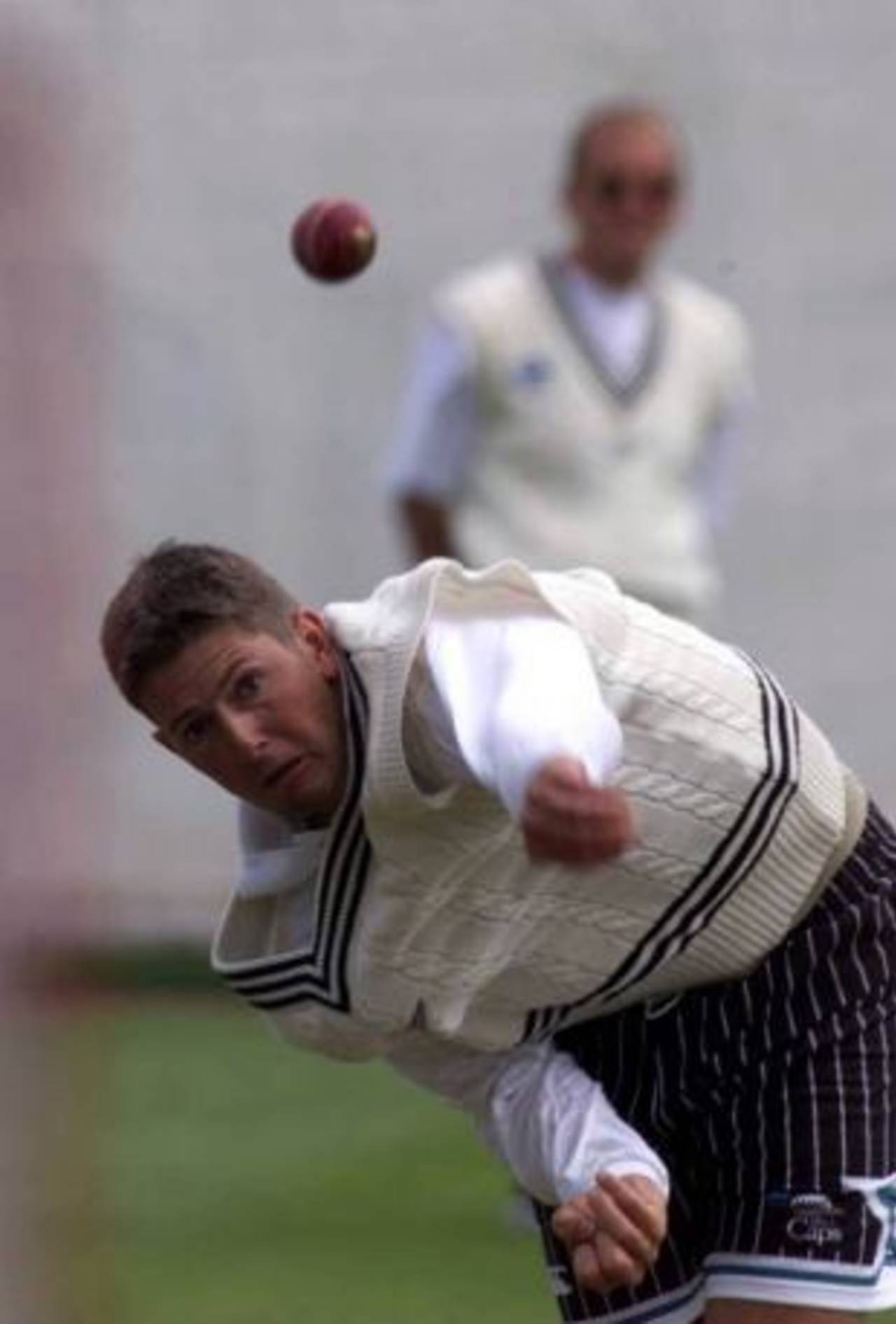 Geoff Allott bowls in the nets, Edgbaston, June 30, 1999
