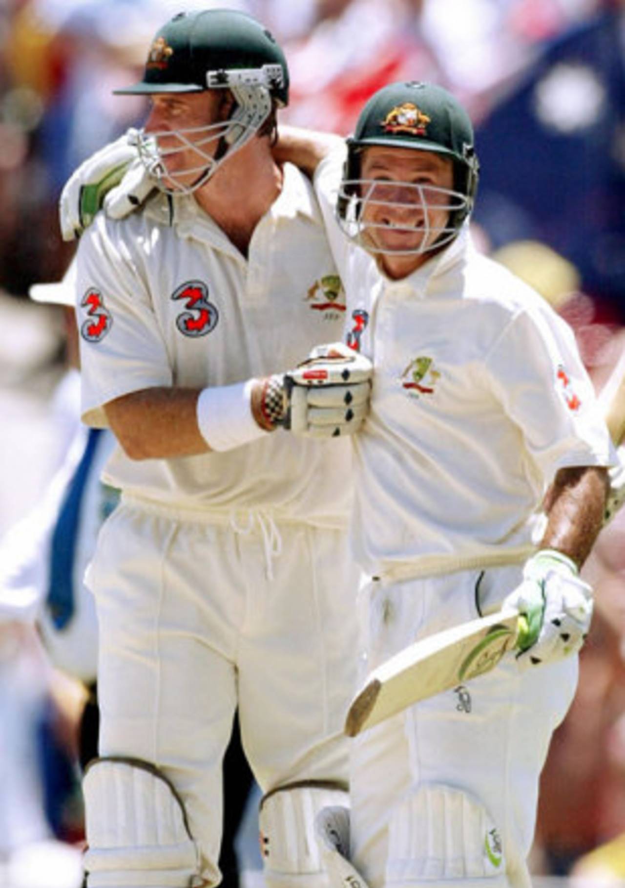 Matthew Hayden and Ricky Ponting celebrate Australia's win, Australia v India, 3rd Test, Melbourne, December 30, 2003