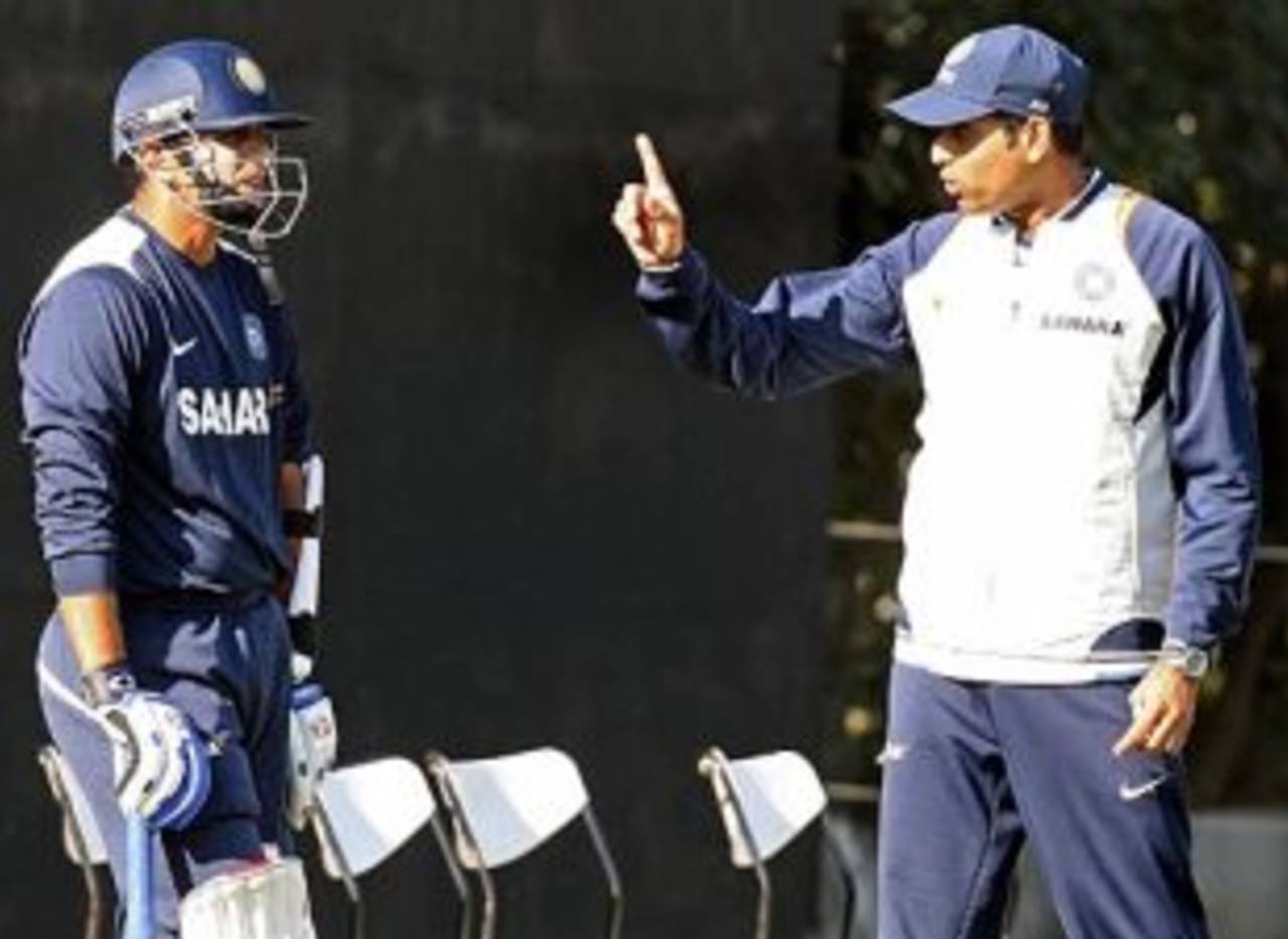 Rahuld Dravid and VVS Laxman in discussion, Mohali, December 18, 2008