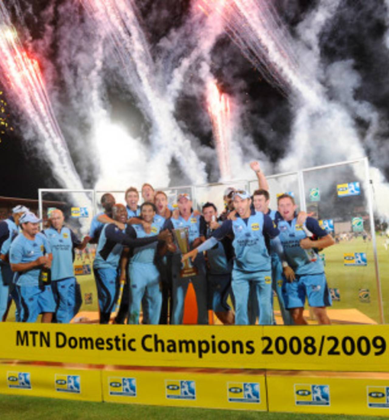 The victorious Titans celebrate winning the final, Eagles v Titans, MTN Domestic Championship Final, January 16, 2009