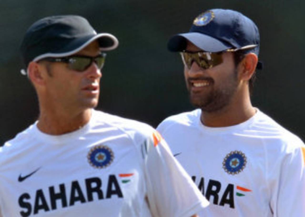 Gary Kirsten and Mahendra Singh Dhoni have a chat during a practice session on the eve of the second ODI in Colombo, Colombo, January 30, 2009