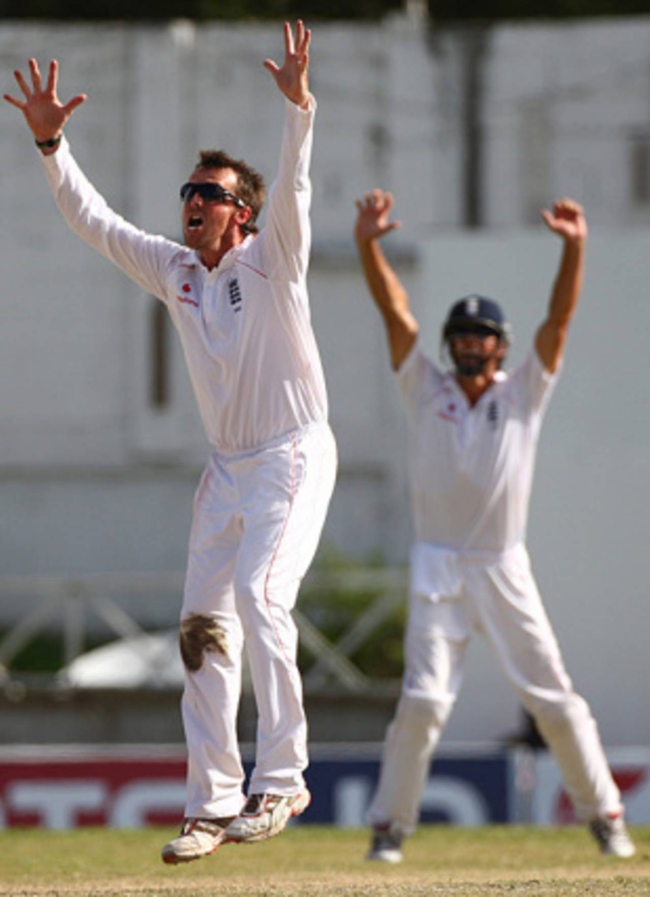 A desperate Graeme Swann roars another hopeful appeal as England desperately sought wickets in Antigua, West Indies v England, 3rd Test, Antigua, 5th day, February 19, 2009