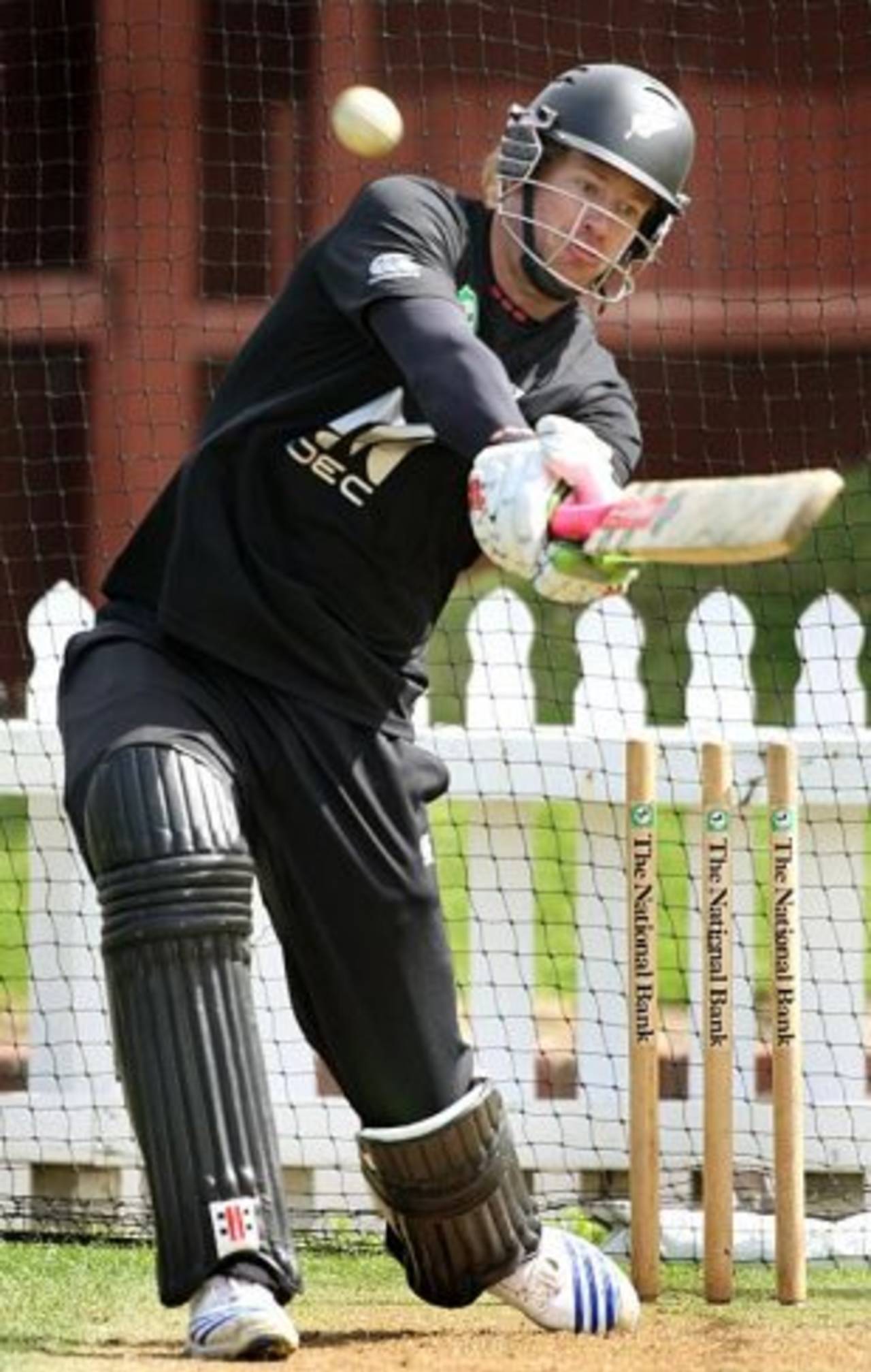Jacob Oram bats in the nets, Wellington, February 26, 2009