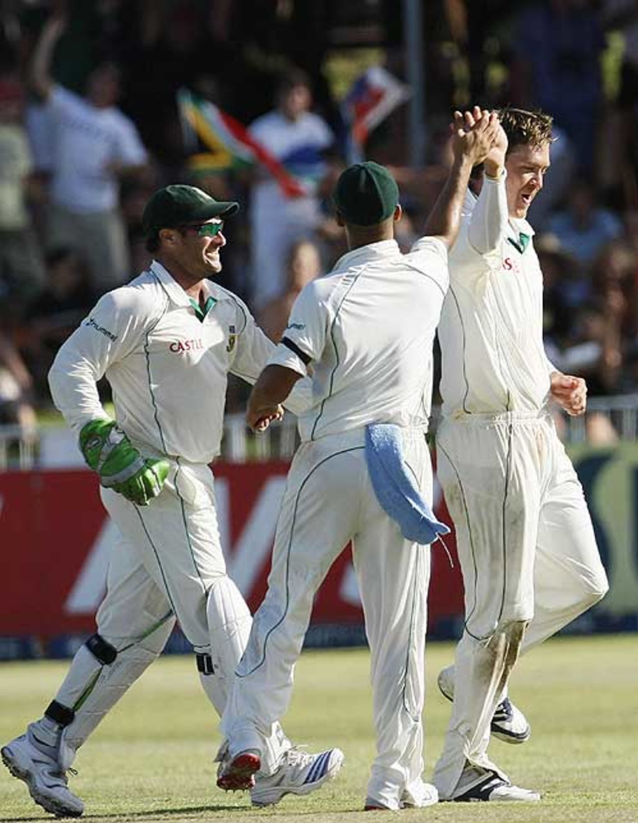 Paul Harris added Michael Clarke as South Africa regrouped, South Africa v Australia, 2nd Test, Durban, 1st day, March 6, 2009