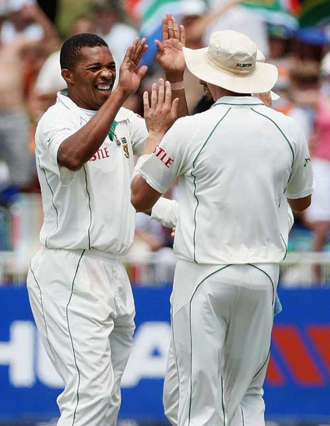 Makhaya Ntini took two wickets in two deliveries before lunch, South Africa v Australia, 2nd Test, Durban, 2nd day, March 7, 2009