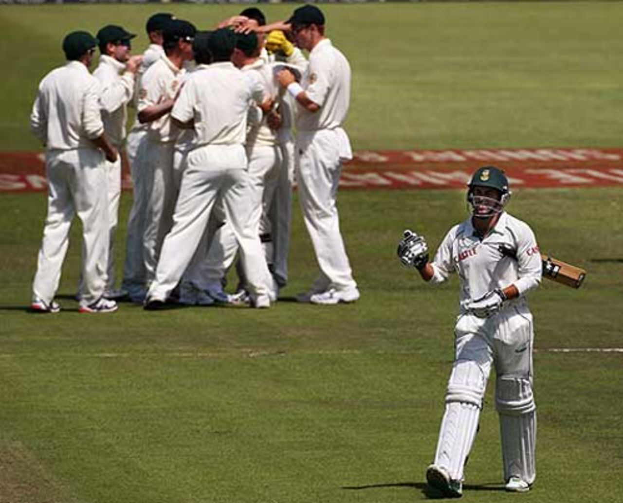 Australia celebrate the early dismissal of Neil McKenzie, South Africa v Australia, 2nd Test, Durban, 2nd day, March 7, 2009