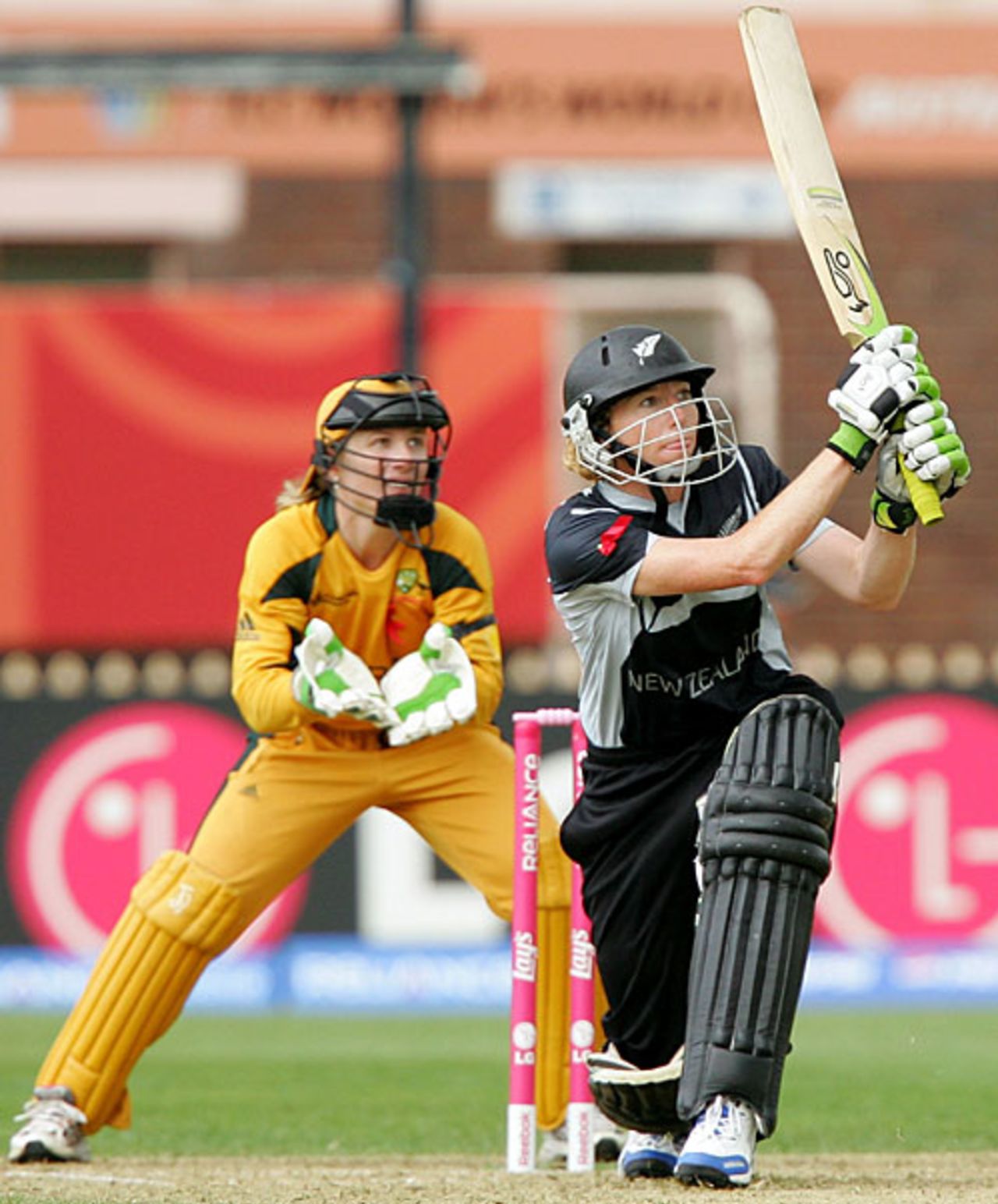 Haidee Tiffen plays the slog-sweep, Australia v New Zealand, Group A, women's World Cup, North Sydney Oval, March 8, 2009