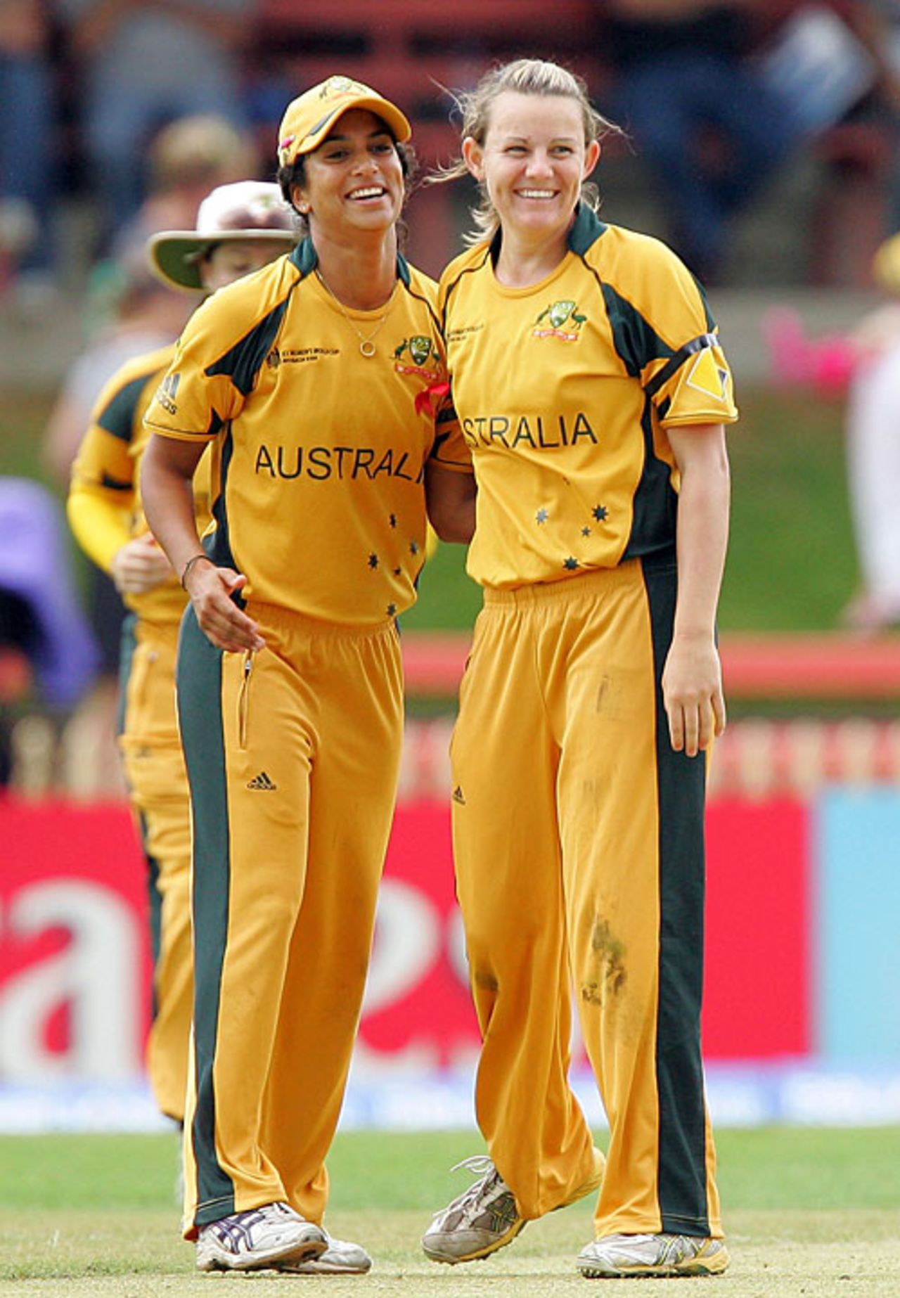 Lisa Sthalekar congratulates Erin Osborne on taking a wicket, Australia v New Zealand, Group A, women's World Cup, North Sydney Oval, March 8, 2009