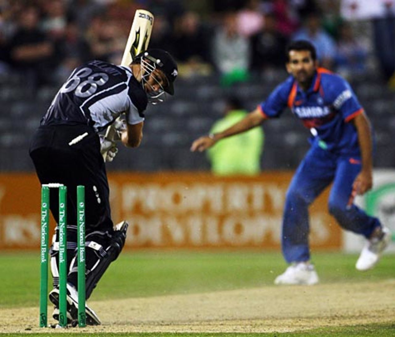Grant Elliott is bowled, New Zealand v India, 3rd ODI, Christchurch, March 8, 2009