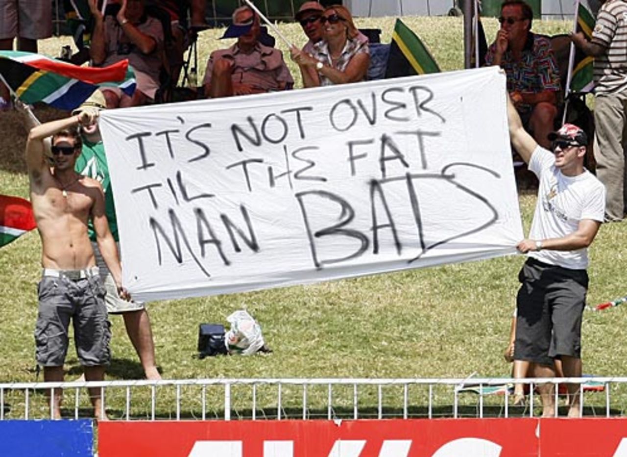 South African fans try to get a message across, South Africa v Australia, 2nd Test, Durban, 5th day, March 10, 2009
