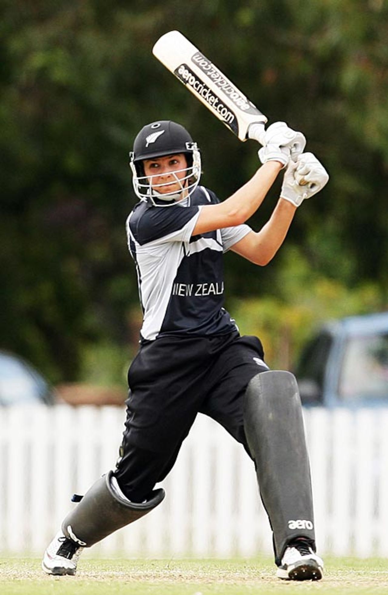 Sara McGlashan drives, New Zealand v South Africa, Group A, women's World Cup, Bradman Oval, Bowral, March 12, 2009