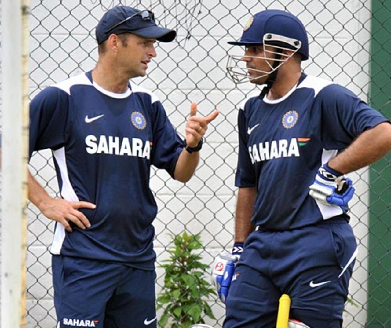 Gary Kirsten has a chat with Virender Sehwag, July 18, 2008