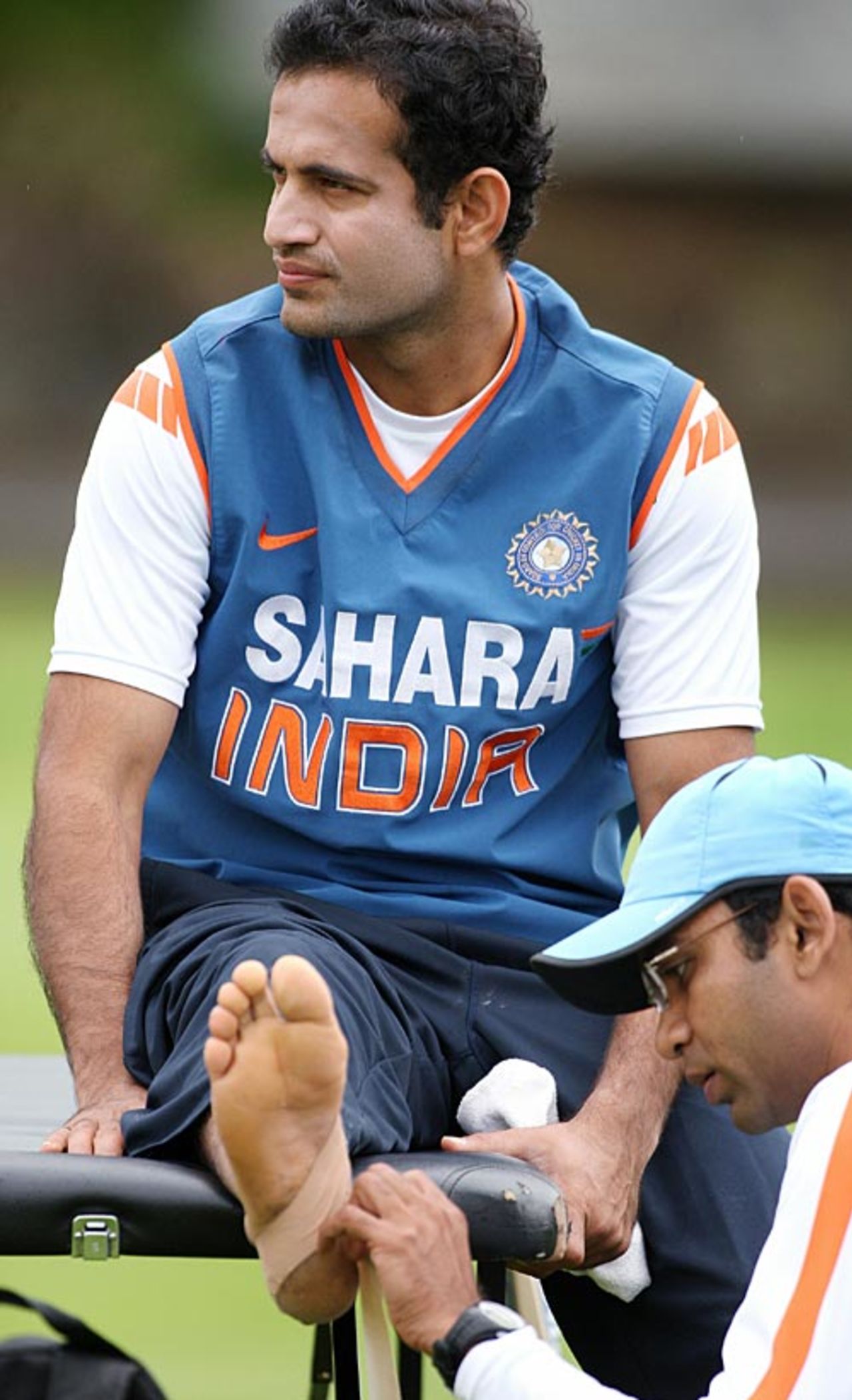 The physio attends to Irfan Pathan's foot, Auckland, March 13, 2009
