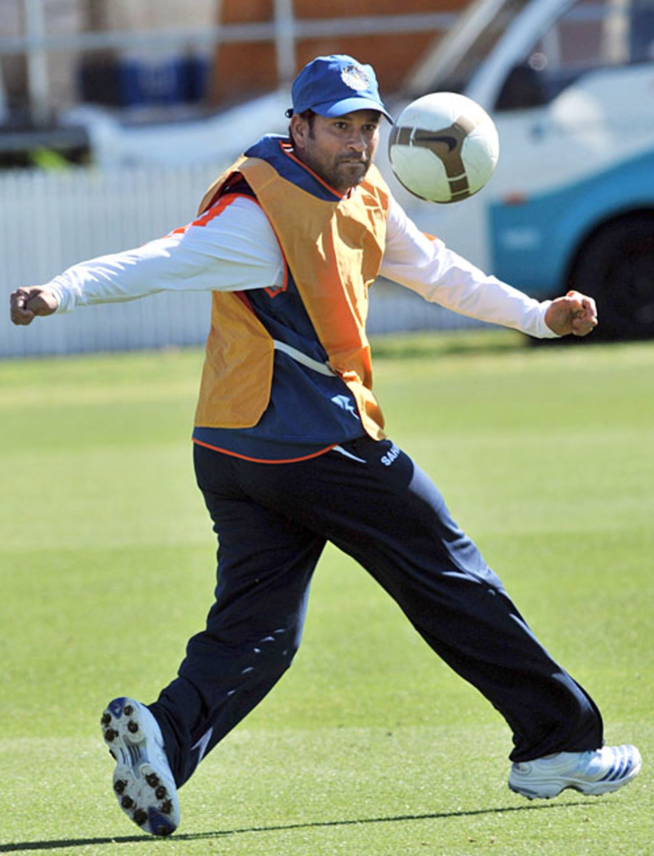 Sachin Tendulkar warms up with a game of football ahead of the 1st Test against New Zealand, Hamilton, March 16, 2009