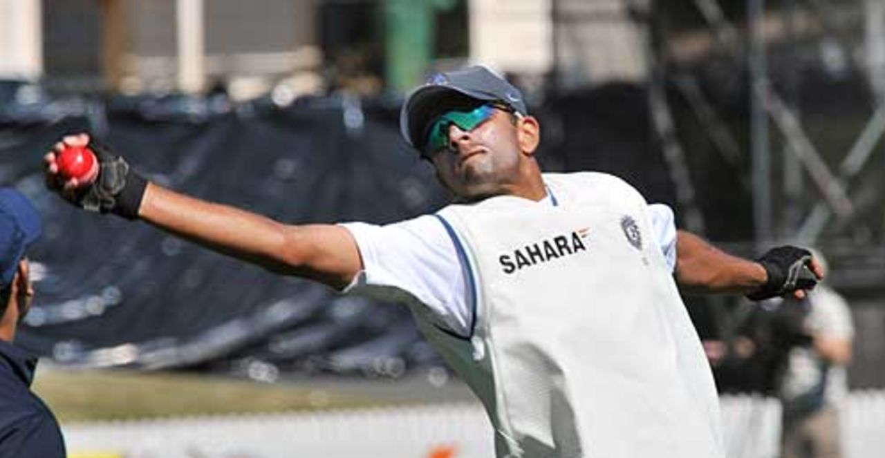 Rahul Dravid stretches to grab a catch, Hamilton, March 16, 2009