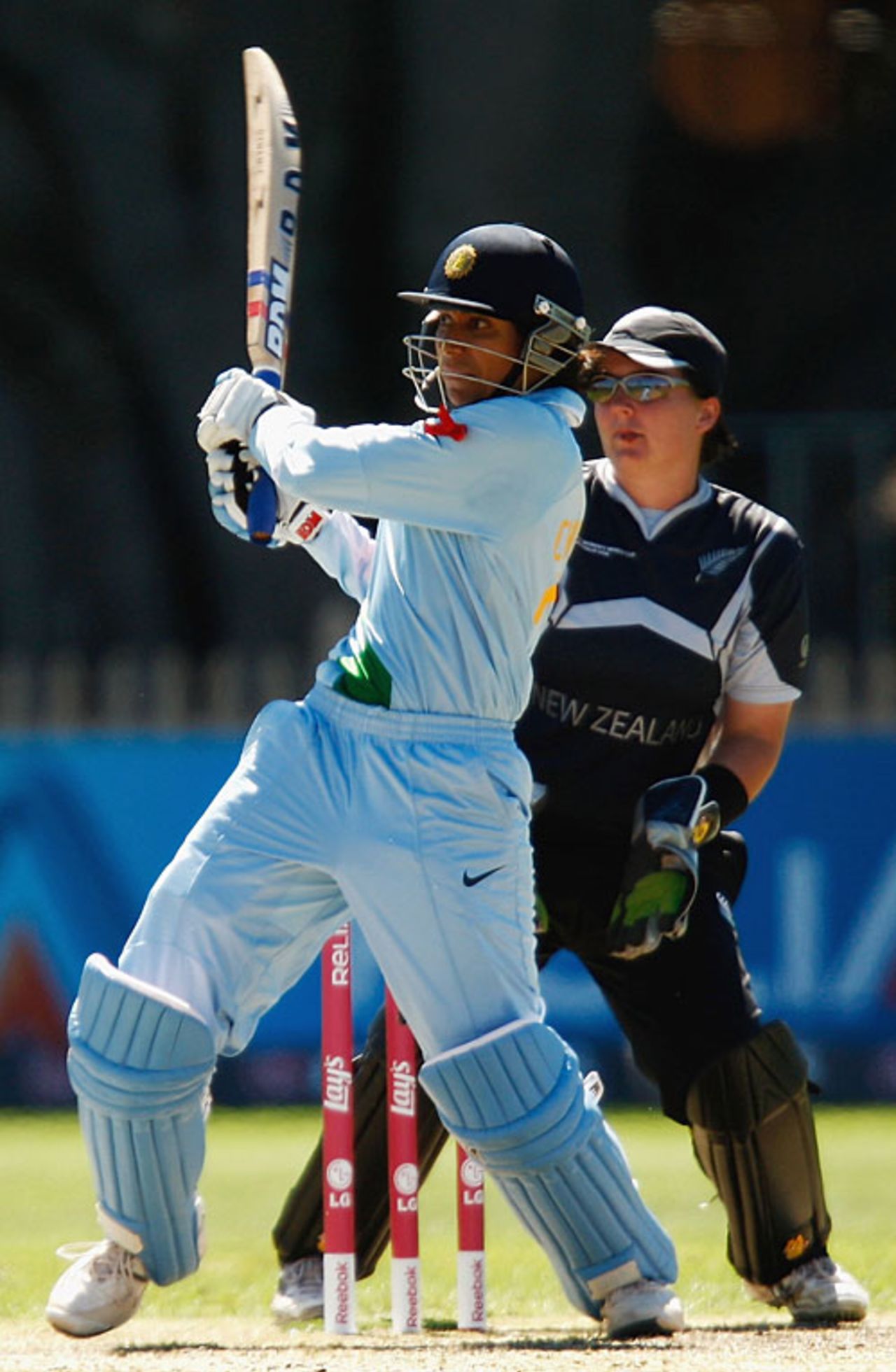 Anjum Chopra pulls on her way to 52, India v New Zealand, Super Six, women's World Cup, Sydney, March 17, 2009