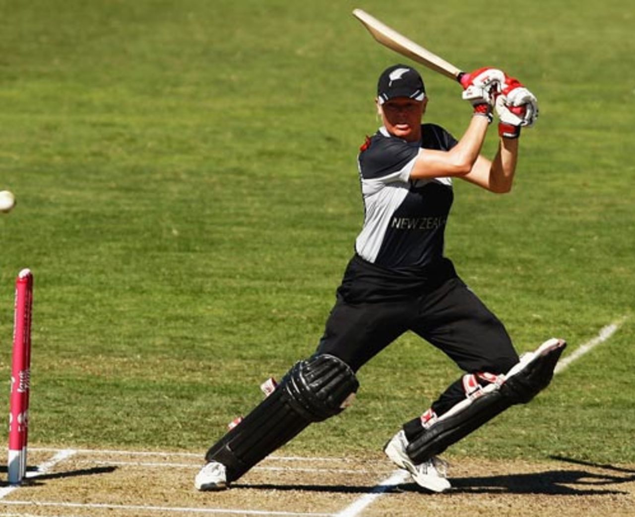 Kate Pulford cuts during her half-century, India v New Zealand, Super Six, women's World Cup, Sydney, March 17, 2009