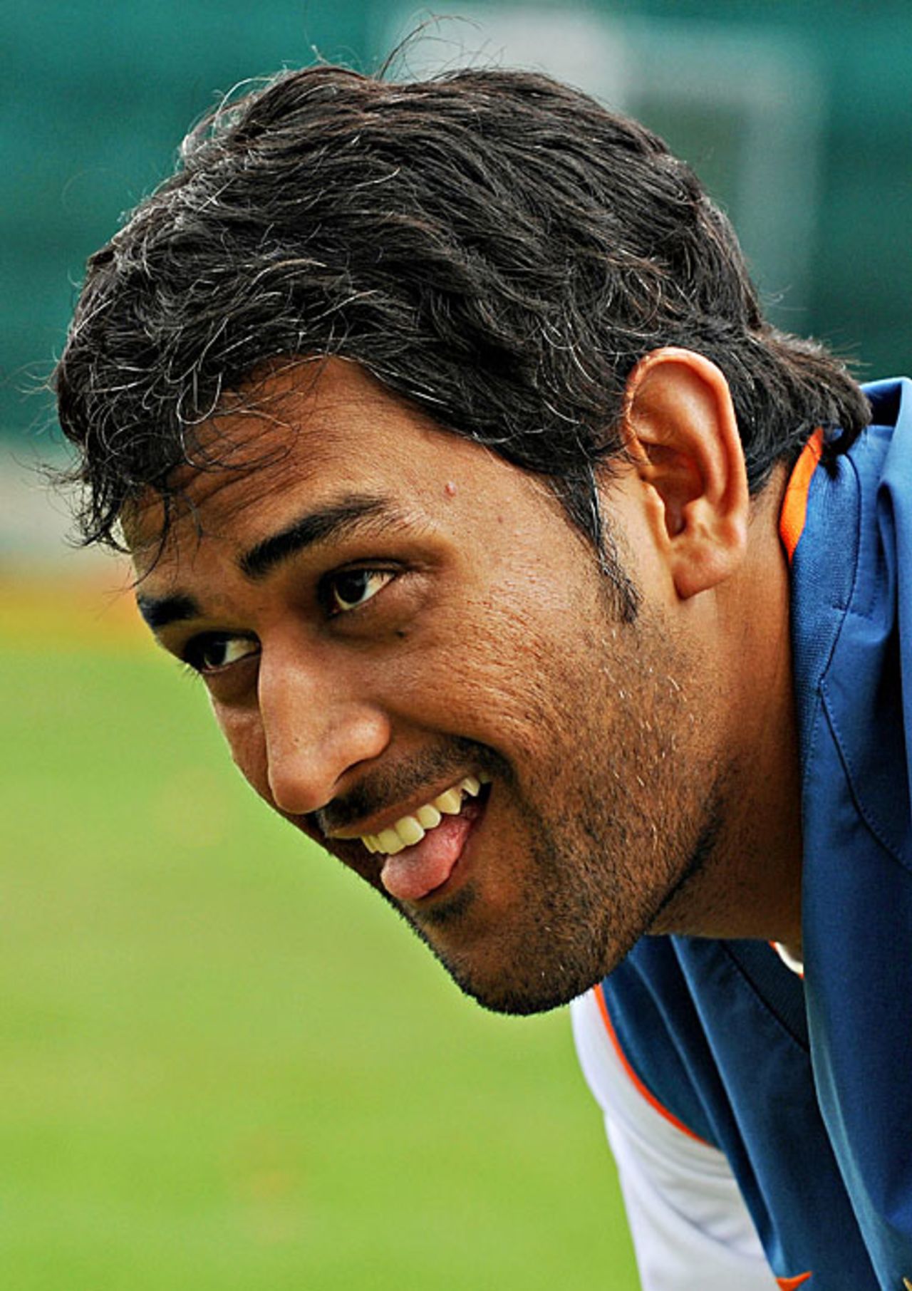 Mahendra Singh Dhoni takes a breather during training, Hamilton, March 17, 2009