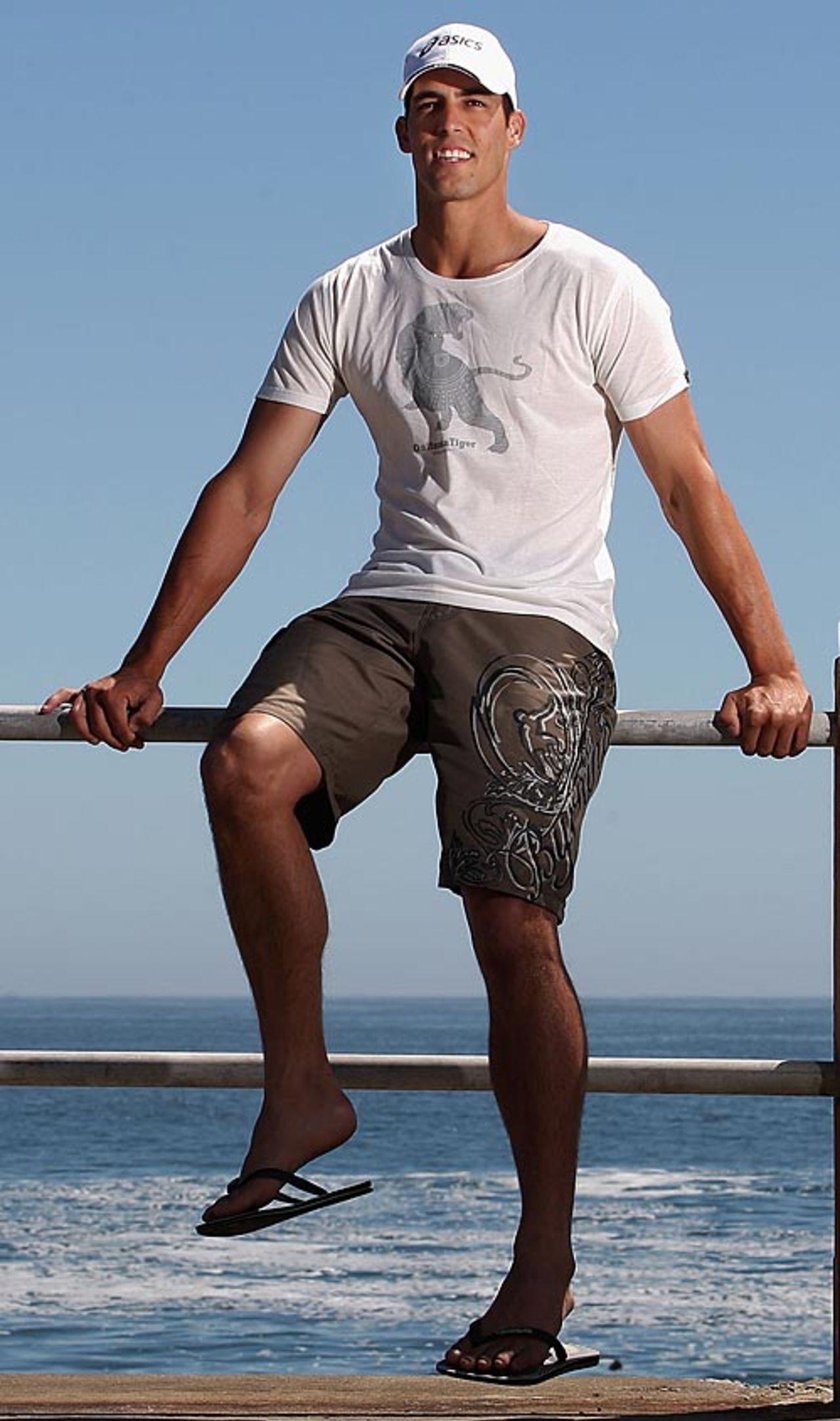 Mitchell Johnson relaxes at Anchor Bay, Cape Town, March 15, 2009