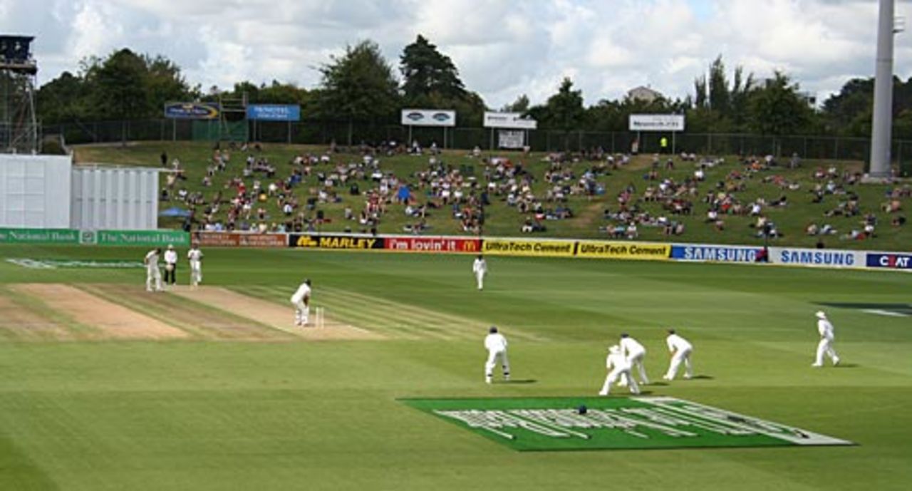 Play in progress at Seddon Park, New Zealand v India, 1st Test, Hamilton, 1st day, March 18, 2009