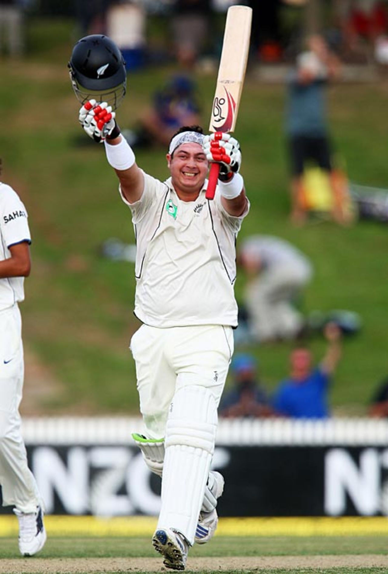 Jesse Ryder celebrates his hundred, New Zealand v India, 1st Test, Hamilton, 1st day, March 18, 2009