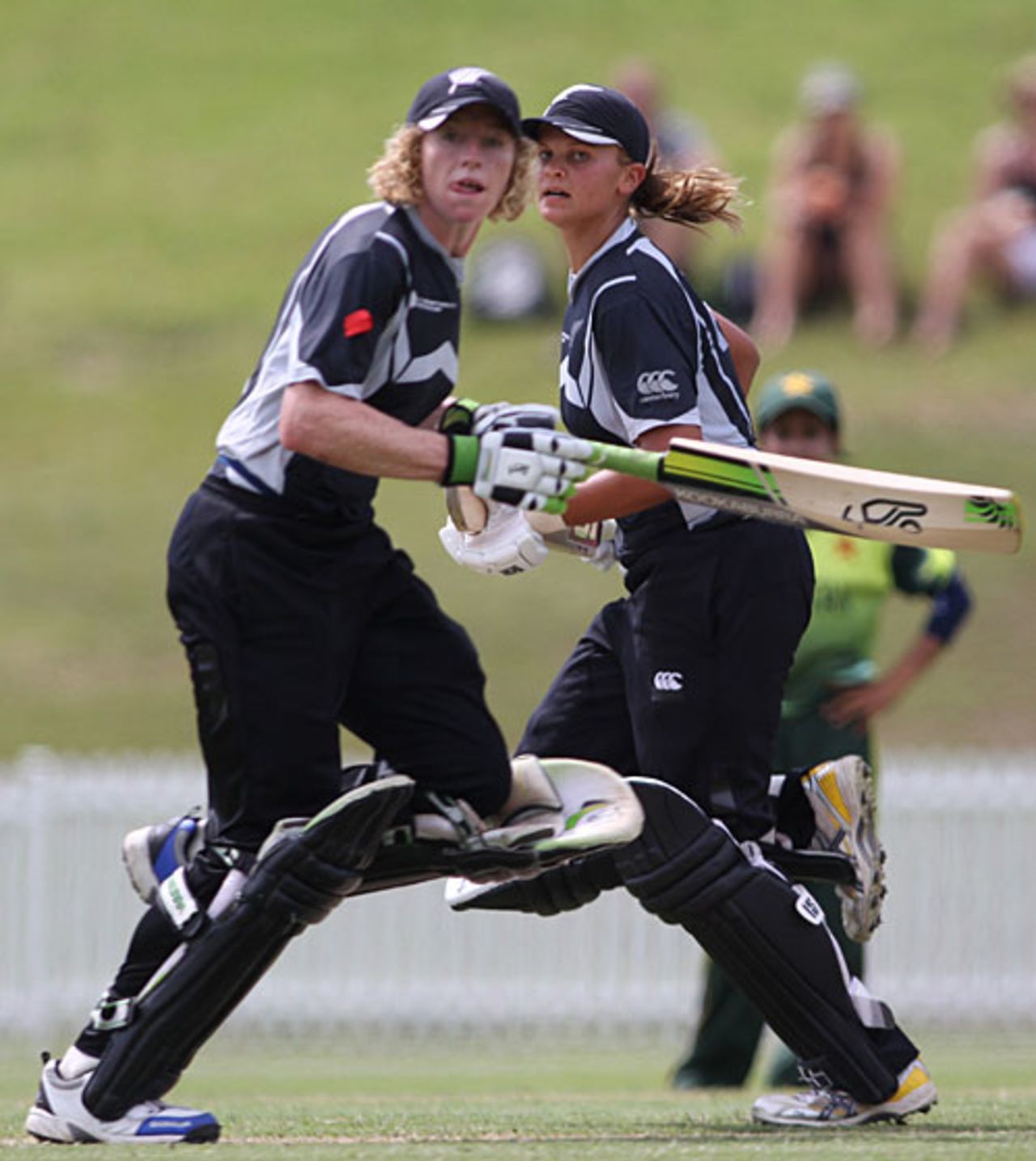 Haidee Tiffen and Suzie Bates added a record 262 together, New Zealand v Pakistan, women's World Cup, Super Six, Drummoyne Oval, Sydney, March 19, 2009