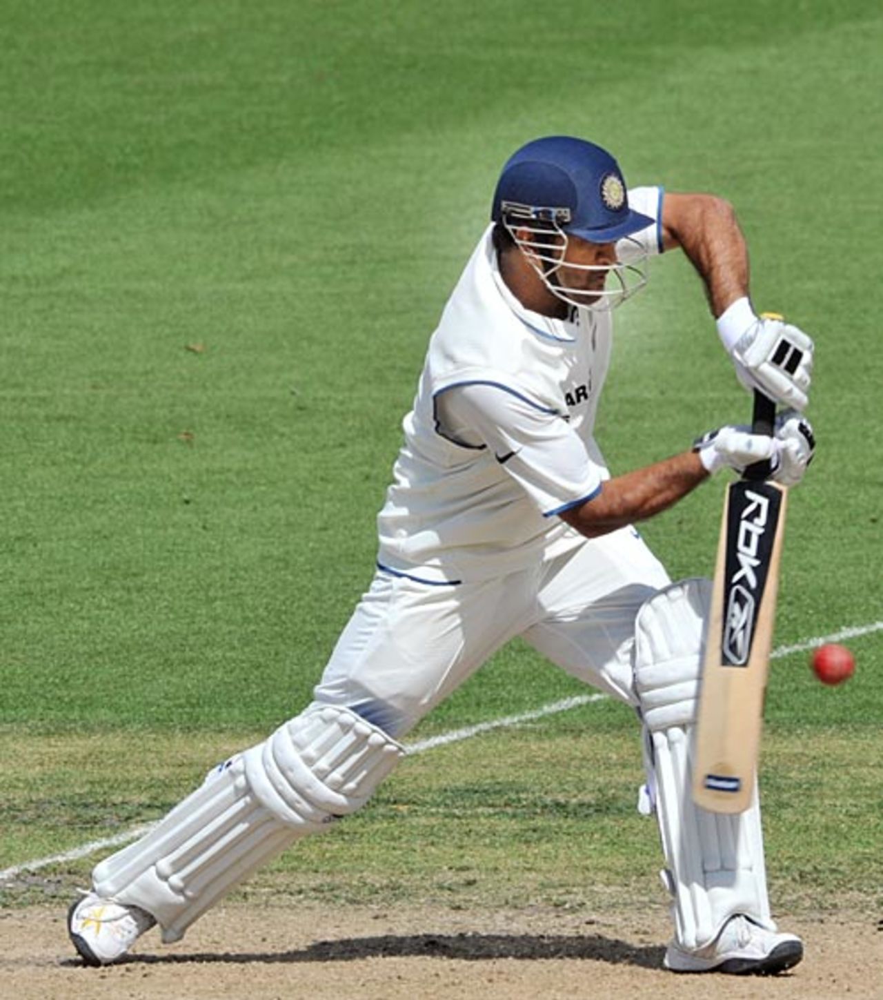 Mahendra Singh Dhoni defends, New Zealand v India, 1st Test, Hamilton, 3rd day, March 20, 2009