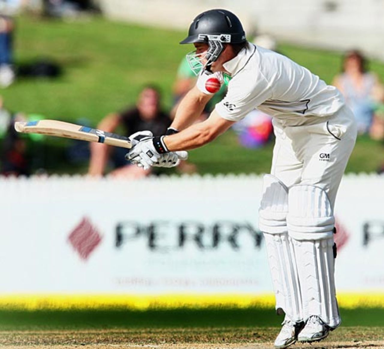 Daniel Flynn gets into an awkward position, New Zealand v India, 1st Test, Hamilton, 3rd day, March 20, 2009
