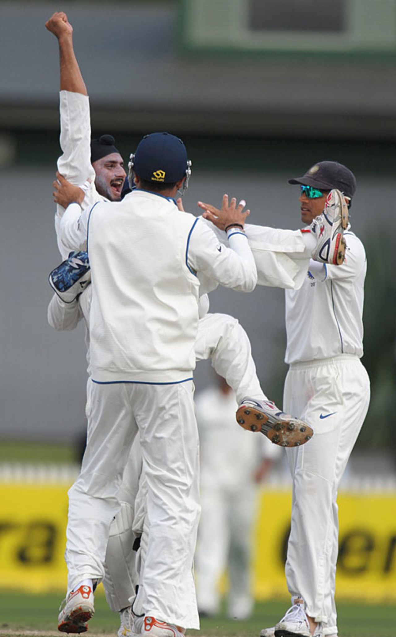 Harbhajan Singh took his best figures in New Zealand, New Zealand v India, 1st Test, Hamilton, 4th day, March 21, 2009