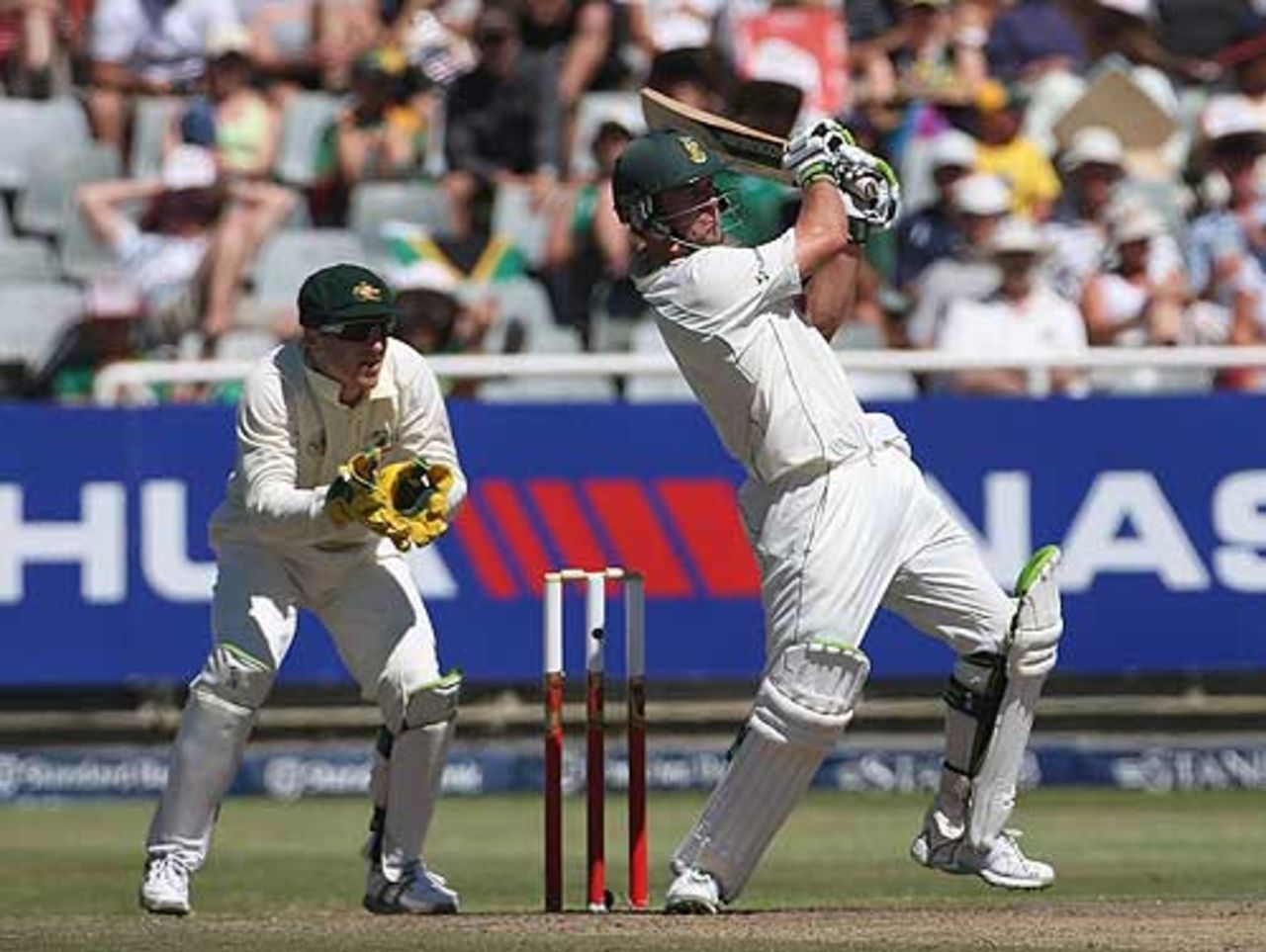 AB de Villiers clubs Bryce McGain for four, South Africa v Australia, 3rd Test, 3rd day, Cape Town, March 21, 2009