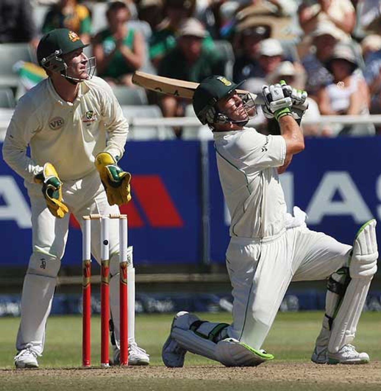 AB de Villiers clubs one of his four successive sixes, South Africa v Australia, 3rd Test, 3rd day, Cape Town, March 21, 2009