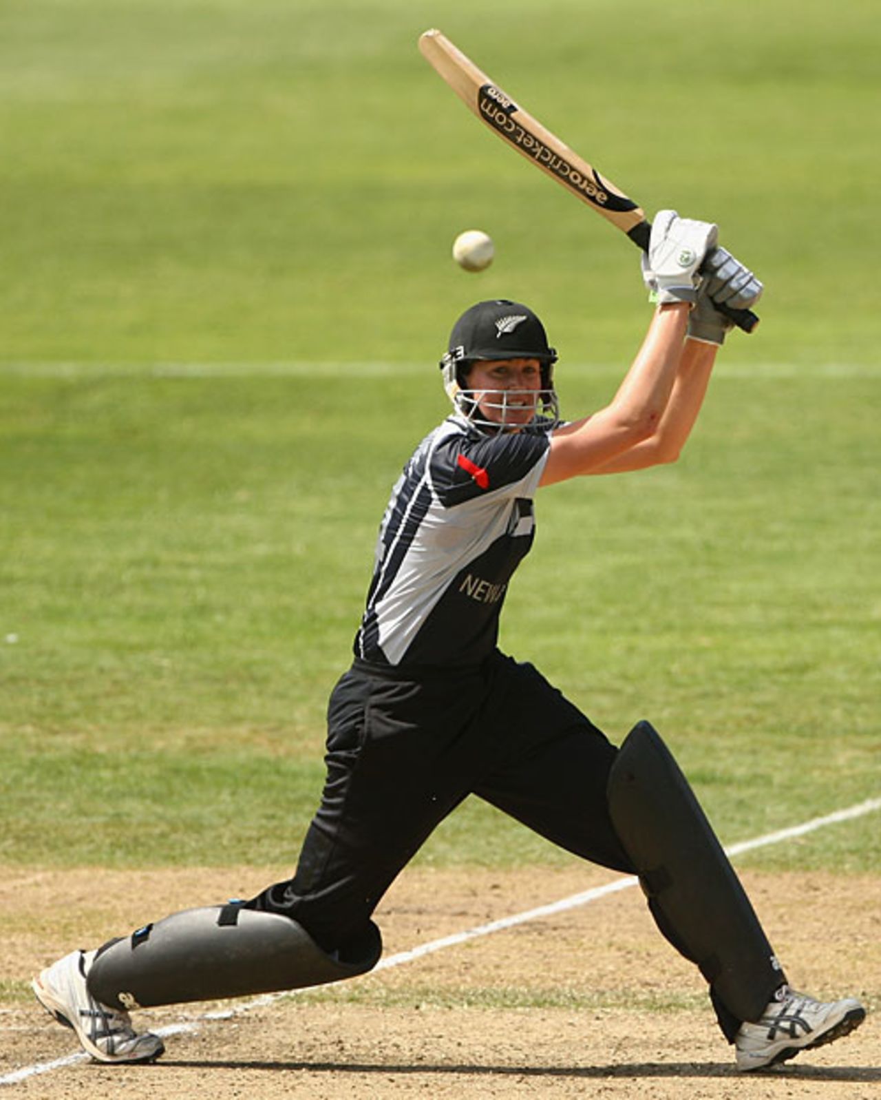Nicola Browne plays past point, England v New Zealand, women's World Cup final, Sydney, March 22, 2009