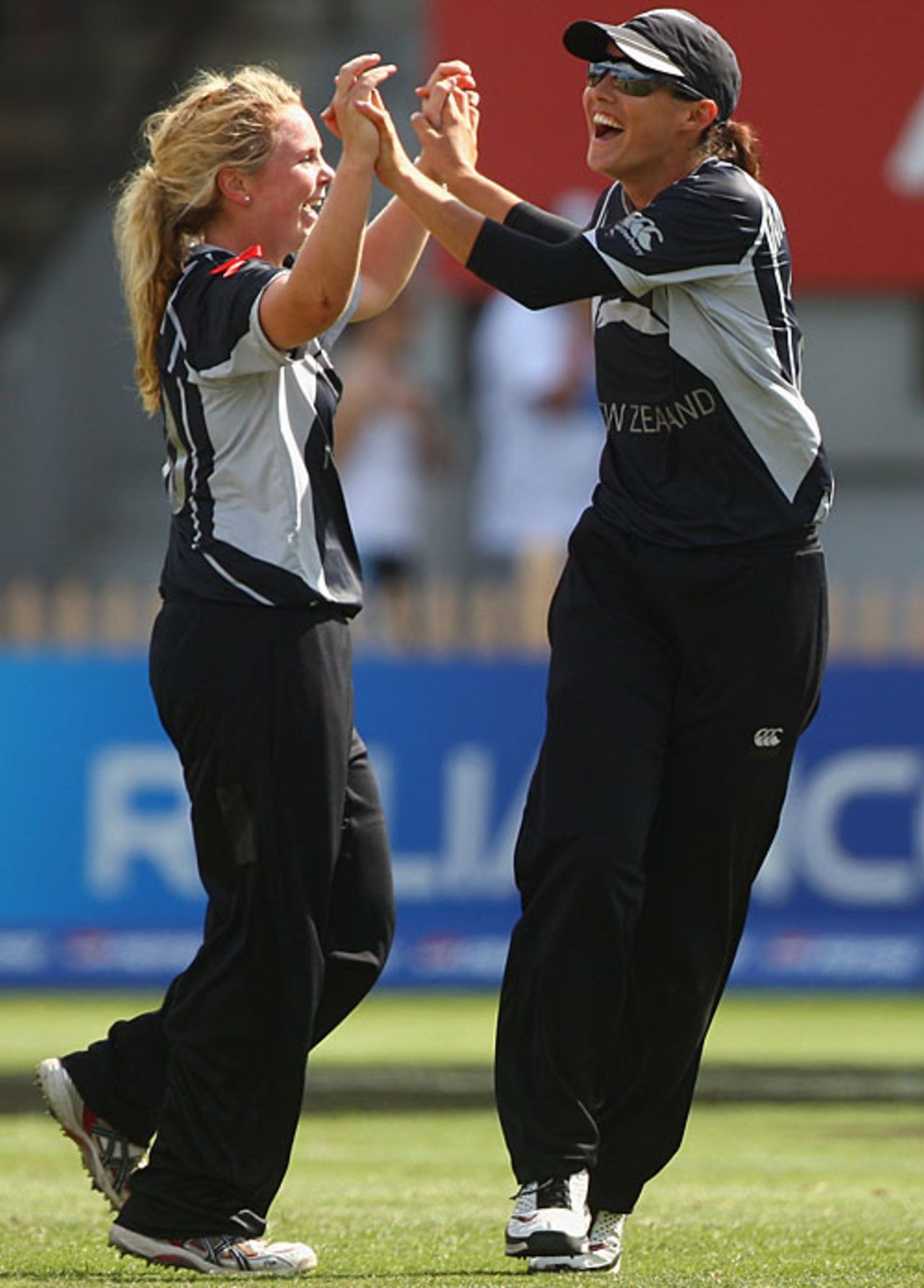 Lucy Doolan celebrates the wicket of Sarah Taylor, England v New Zealand, women's World Cup final, Sydney, March 22, 2009