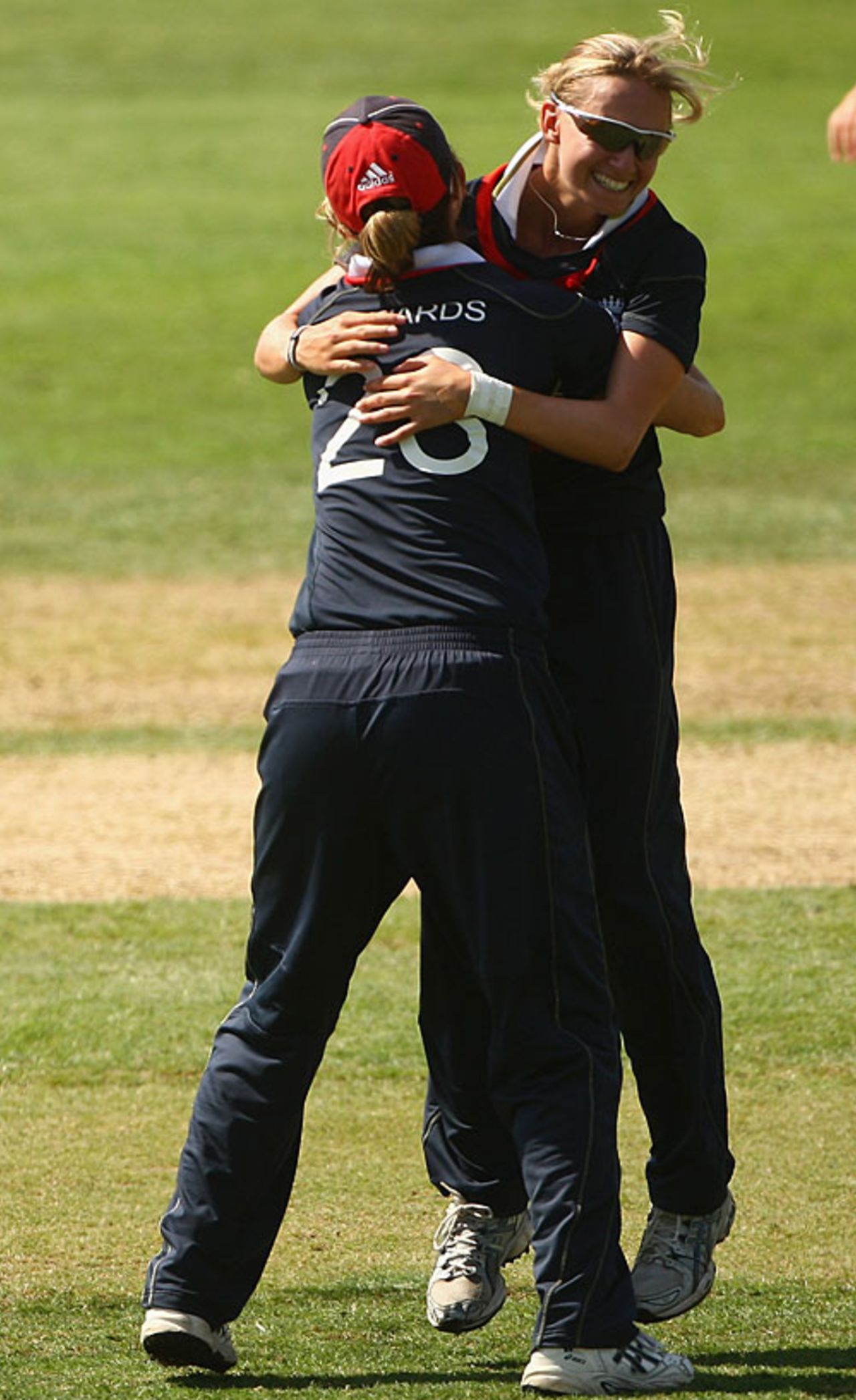 Laura Marsh is delighted after dismissing Aimee Mason, England v New Zealand, women's World Cup final, Sydney, March 22, 2009