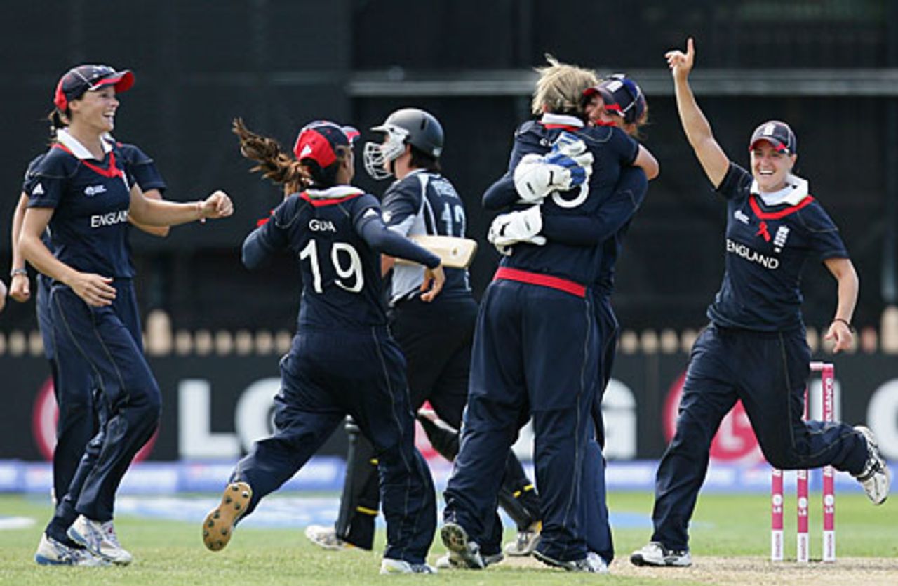 England bowled out New Zealand for 166, England v New Zealand, women's World Cup final, Sydney, March 22, 2009