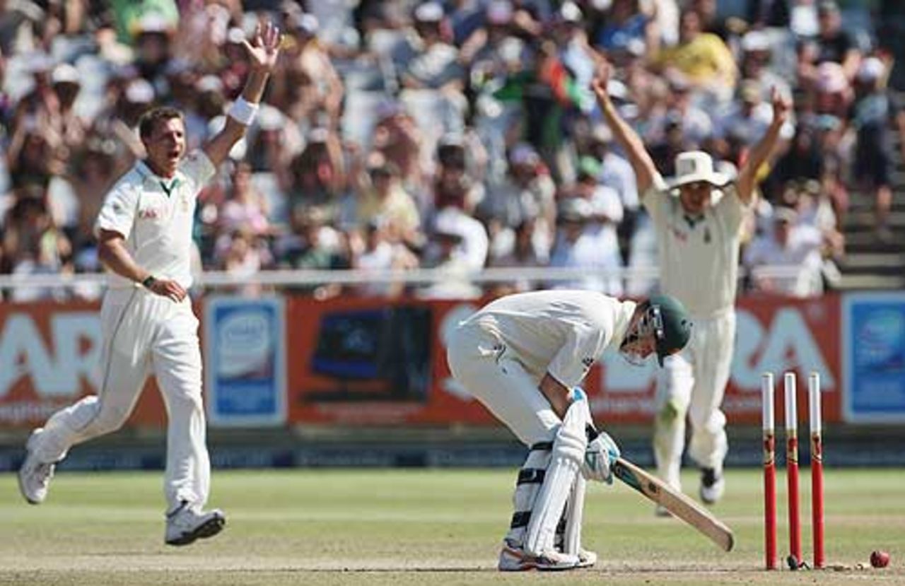 Dale Steyn nails Michael Clarke and Australia slip further, South Africa v Australia, 3rd Test, 4th day, Cape Town, March 22, 2009