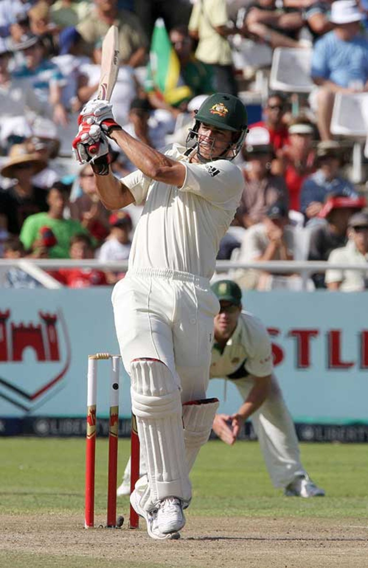 Mitchell Johnson swats one away during a stunning assault, South Africa v Australia, 3rd Test, 4th day, Cape Town, March 22, 2009
