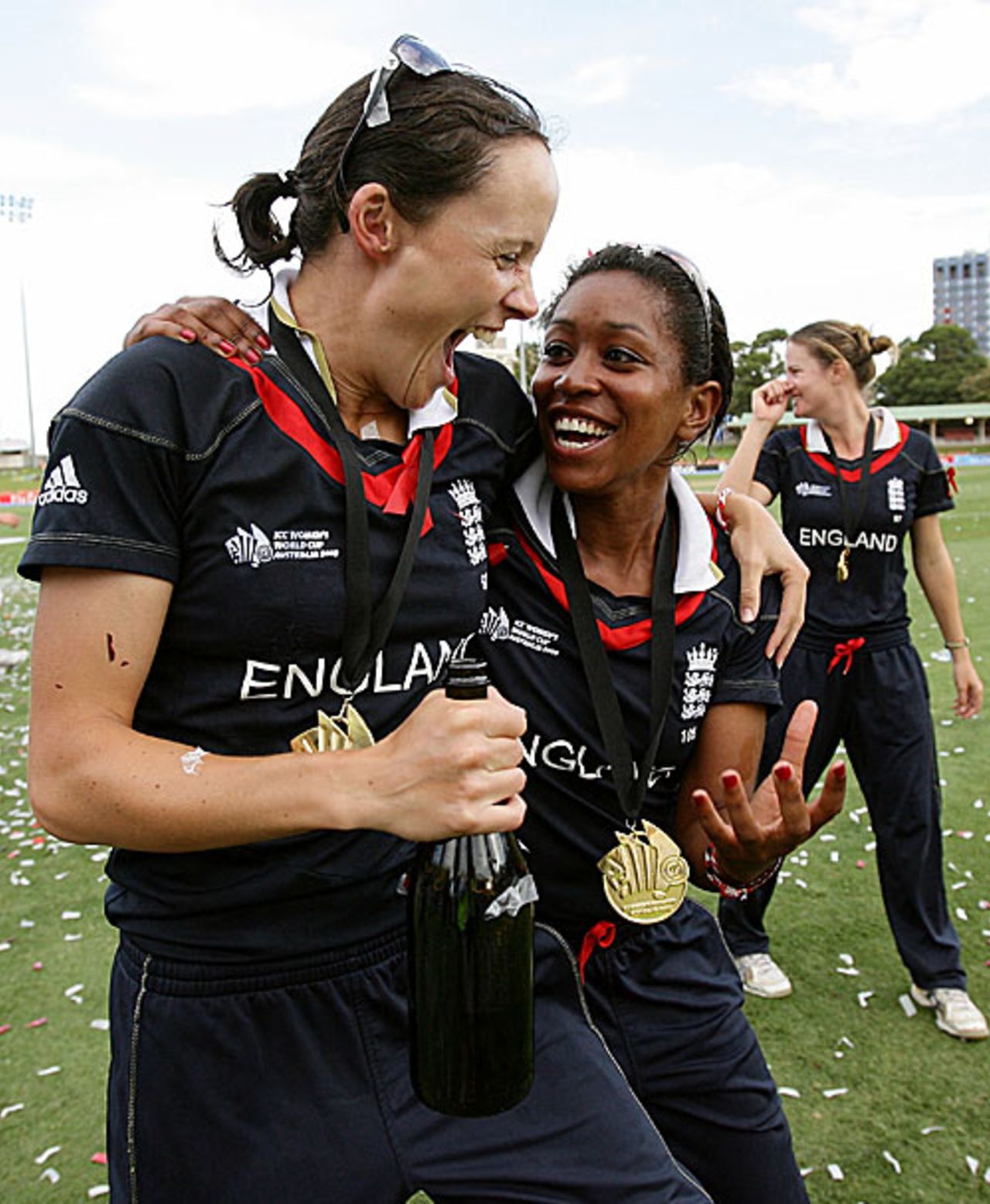 Caroline Atkins and Ebony-Jewel-Rainford-Brent cannot contain their excitement, England v New Zealand, women's World Cup final, Sydney, March 22, 2009