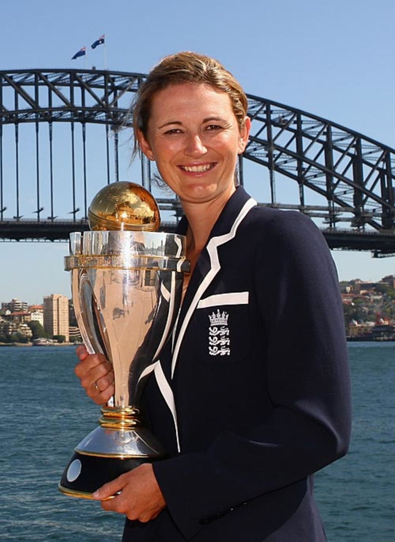 Charlotte Edwards with the trophy, women's World up, Sydney, March 23, 2009