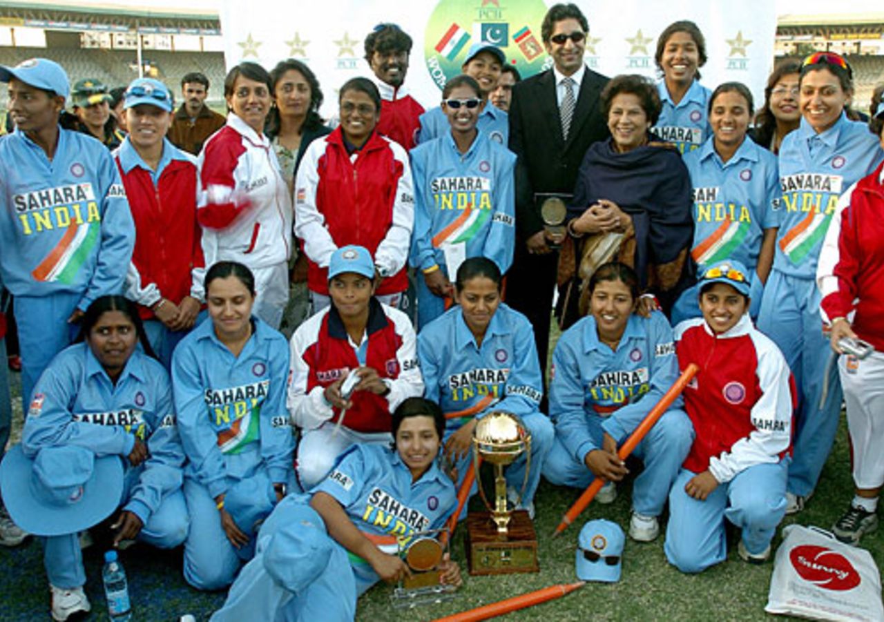 Wasim Akram with the victorious Indian women's squad, India v Sri Lanka, women's Asia Cup final, Karachi, January 4, 2006 