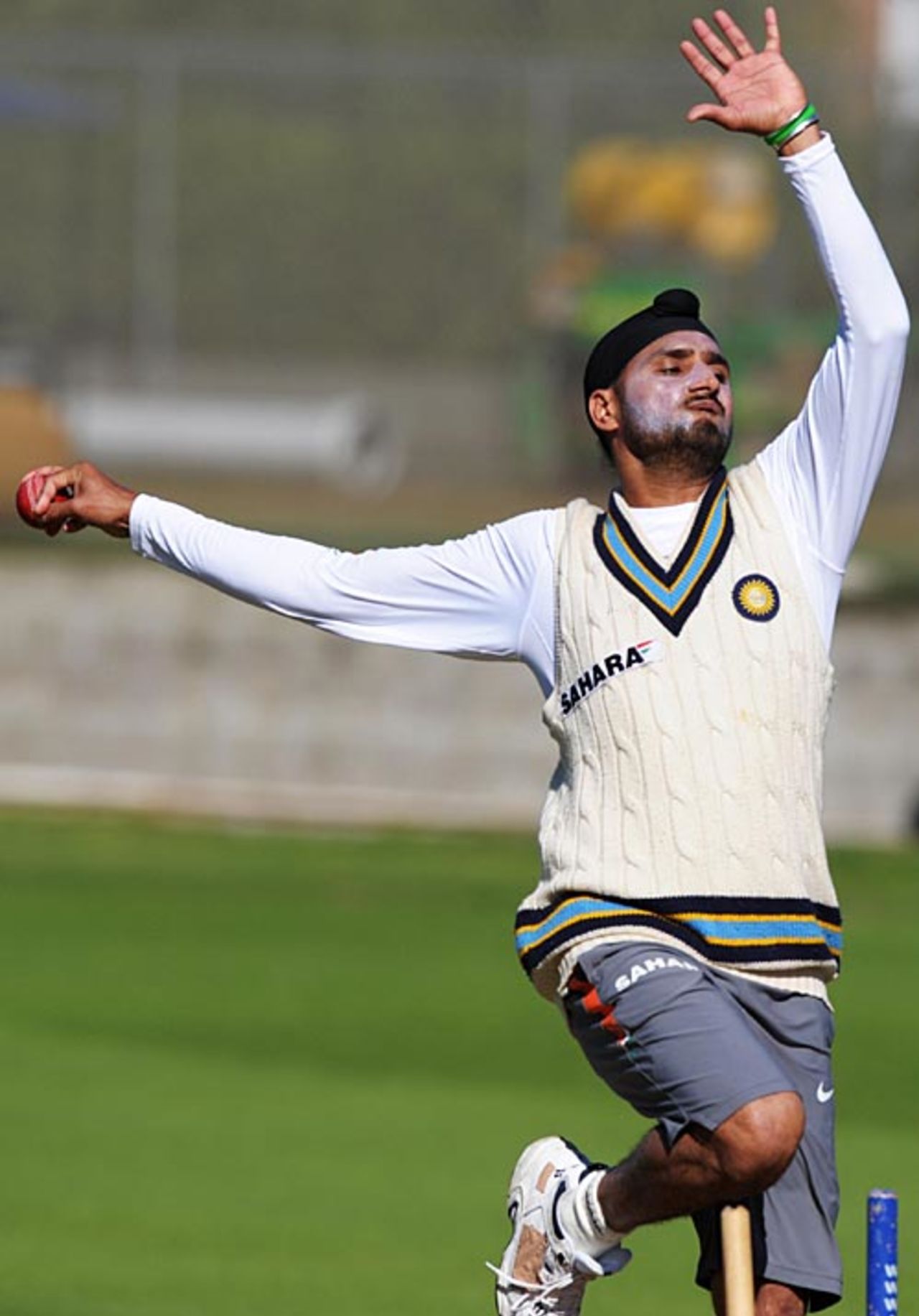 Harbhajan Singh bowls, Auckland, March 24, 2009