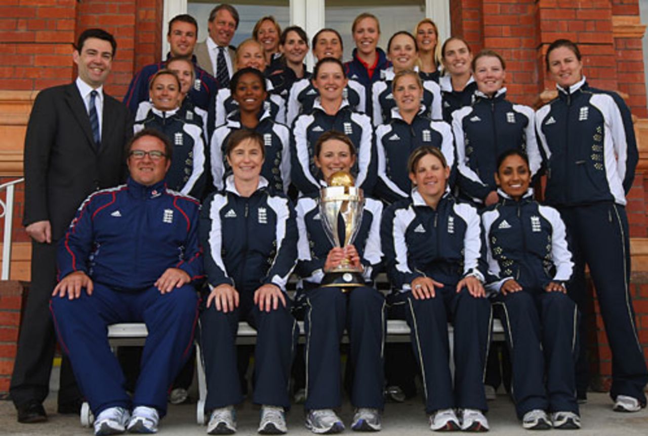 The England team poses with the women's World Cup, London, March 24, 2009