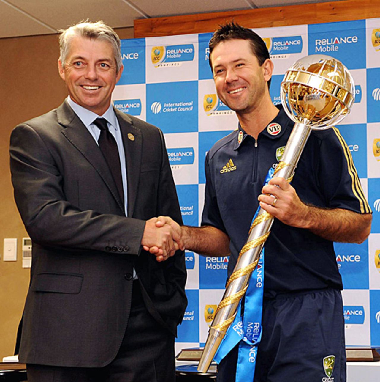 Dave Richardson presents Ricky Ponting with the Test Championship mace at a ceremony in Johannesburg, March 25, 2009