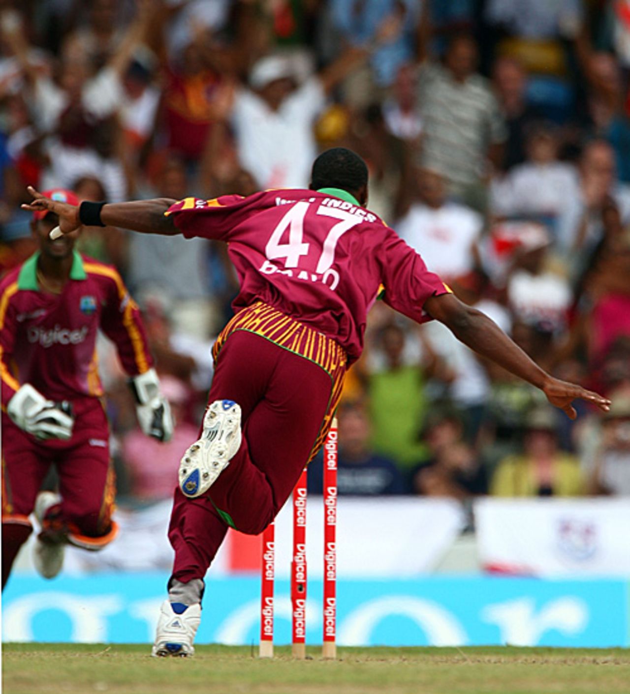 Dwayne Bravo celebrates the wicket of Andrew Flintoff for a duck, West Indies v England, 3rd ODI, Bridgetown, March 27, 2009