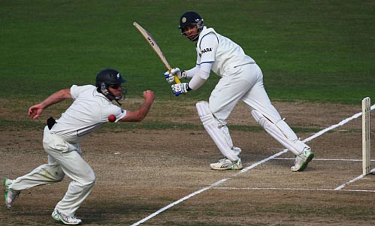 VVS Laxman plays past short leg, New Zealand v India, 2nd Test, Napier, 3rd day, March 28, 2009