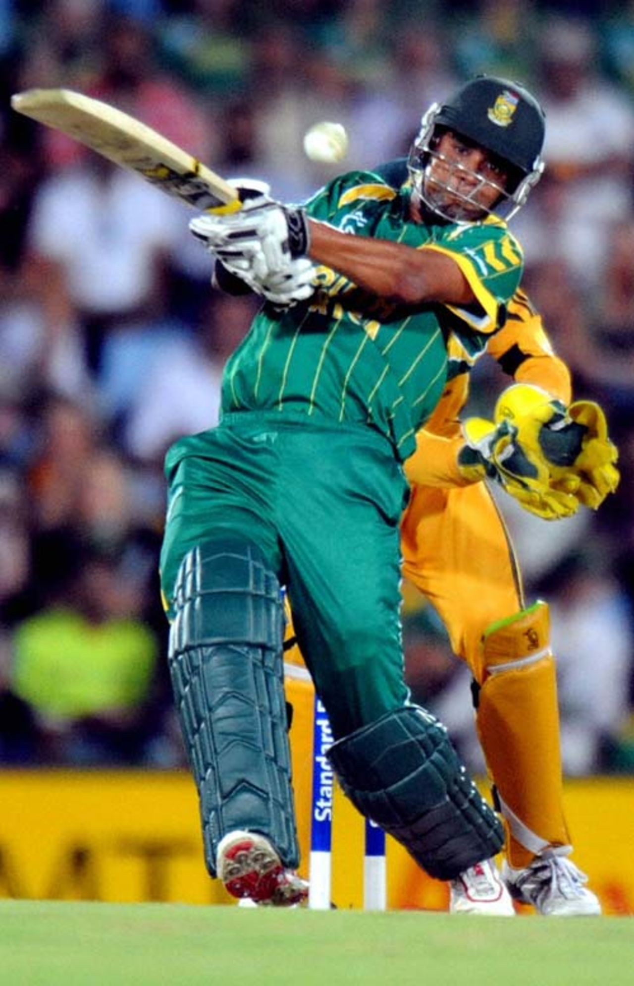 JP Duminy wasn't at his fluent best, South Africa v Australia, 2nd Twenty20, Centurion, March 29, 2009